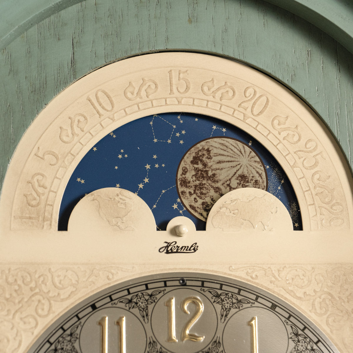 ジグソーパズル「HELEN WILTSHIRE クイーンズランダー」 MODERN FARMHOUSE ALEXANDRIA GRANDFATHER CLOCK – Hermle North America