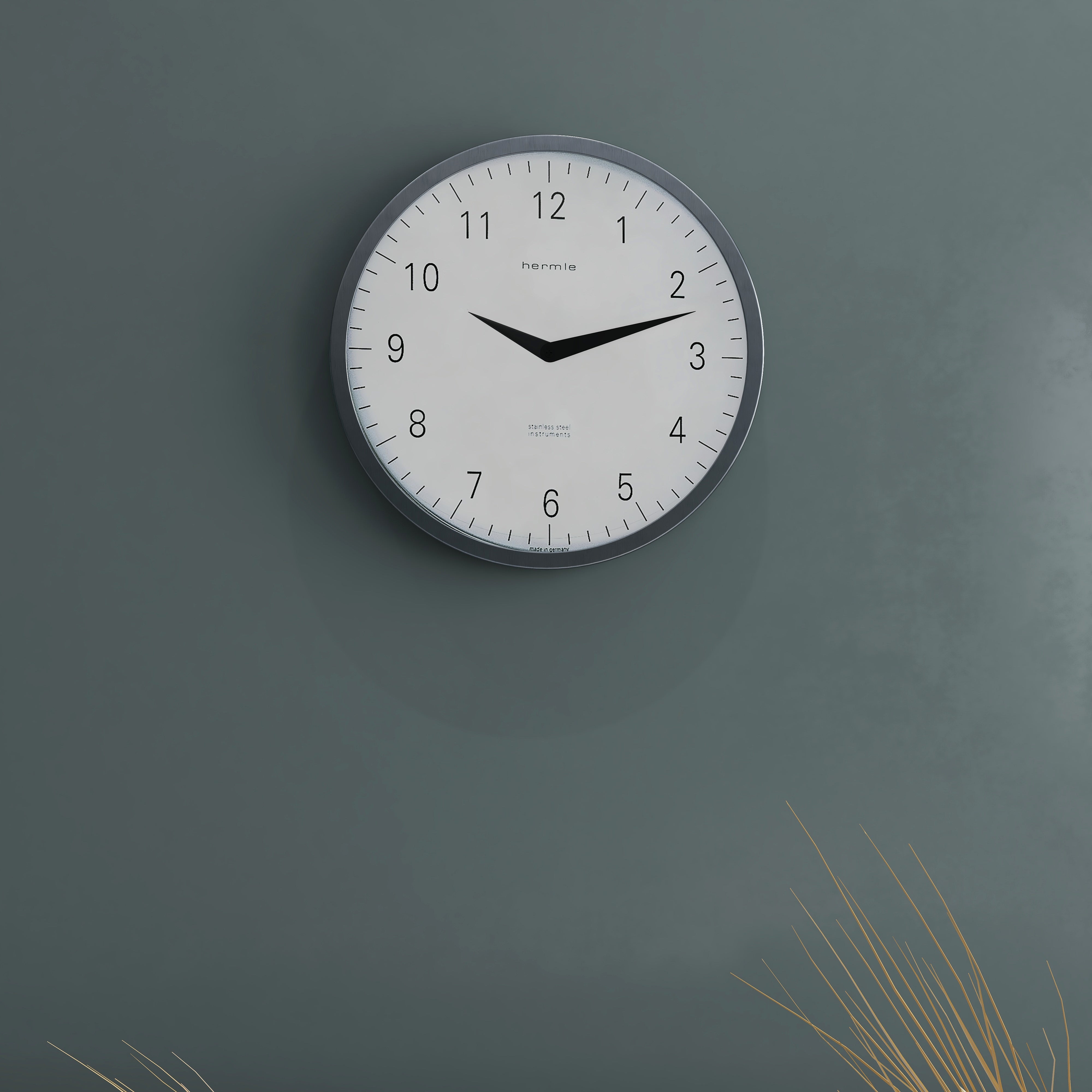 Sleek Metropolitan Wall Clock – Hermle North America